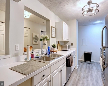 2056 Quaker Way - Photo Thumbnail 10