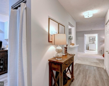 2056 Quaker Way - Photo Thumbnail 7