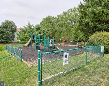 2056 Quaker Way - Photo Thumbnail 26