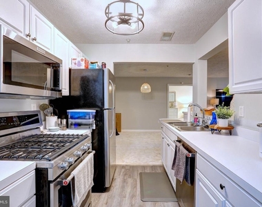 2056 Quaker Way - Photo Thumbnail 8
