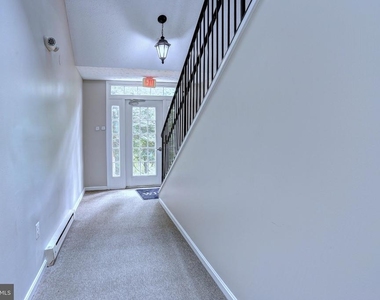 2056 Quaker Way - Photo Thumbnail 23