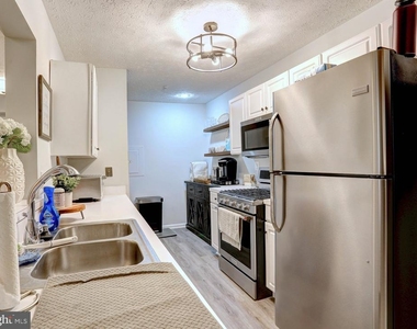 2056 Quaker Way - Photo Thumbnail 9
