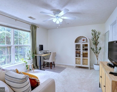 2056 Quaker Way - Photo Thumbnail 3