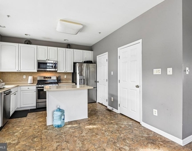 1701 Hayle Drive - Photo Thumbnail 4