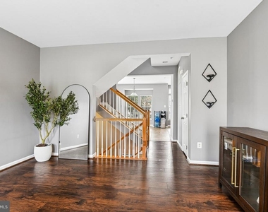 1701 Hayle Drive - Photo Thumbnail 11