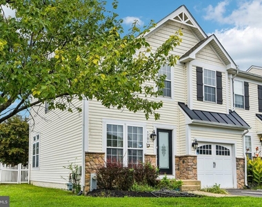 1701 Hayle Drive - Photo Thumbnail 2
