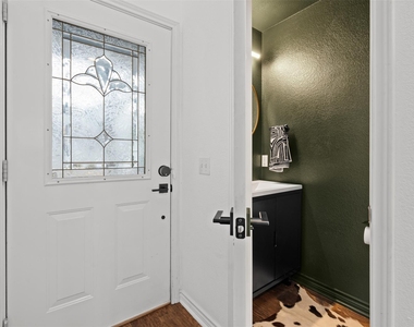 7312 E Ben White Blvd - Photo Thumbnail 14