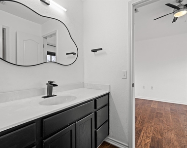 7312 E Ben White Blvd - Photo Thumbnail 20