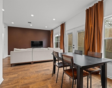 7312 E Ben White Blvd - Photo Thumbnail 7