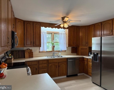 258 Riverside Road - Photo Thumbnail 7