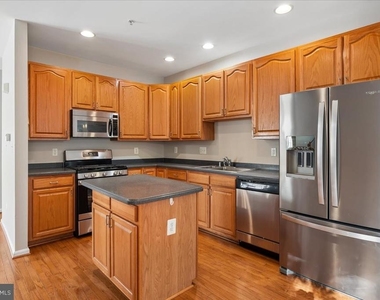 272 Braxton - Photo Thumbnail 2