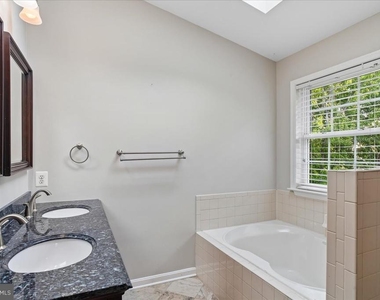 272 Braxton - Photo Thumbnail 11