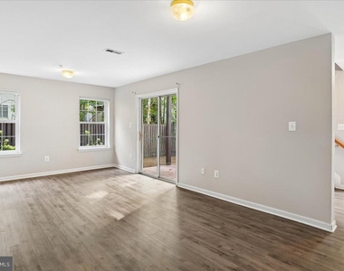 272 Braxton - Photo Thumbnail 19