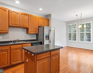 272 Braxton - Photo Thumbnail 3