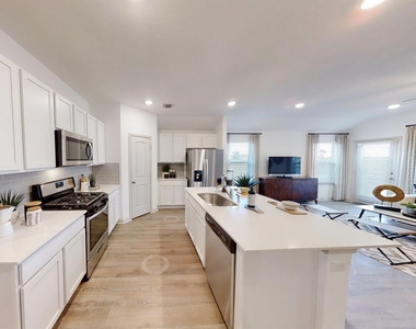 225 Fort Clark Springs Dr - Photo Thumbnail 7