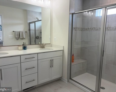 219 Lackawanna Lane - Photo Thumbnail 14