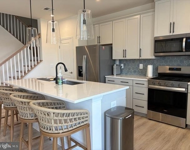 219 Lackawanna Lane - Photo Thumbnail 9