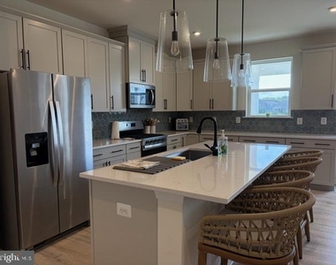 219 Lackawanna Lane - Photo Thumbnail 10