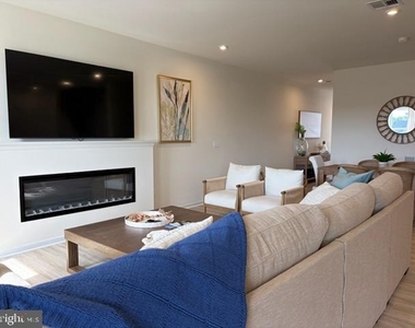 219 Lackawanna Lane - Photo Thumbnail 8