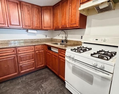 32 Ethan Allen Court - Photo Thumbnail 8