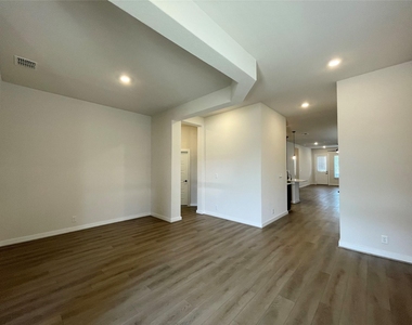 128 Radnor Rd - Photo Thumbnail 12