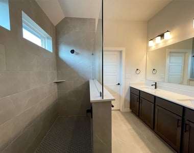 128 Radnor Rd - Photo Thumbnail 9