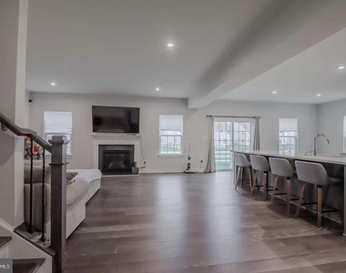 219 Felix Drive - Photo Thumbnail 35