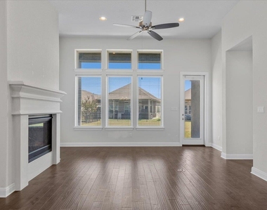 540 Faith Dr - Photo Thumbnail 6