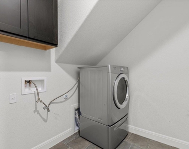 540 Faith Dr - Photo Thumbnail 27