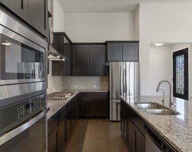 540 Faith Dr - Photo Thumbnail 11