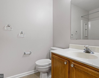1024 Willings Way - Photo Thumbnail 8