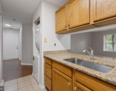 1024 Willings Way - Photo Thumbnail 3