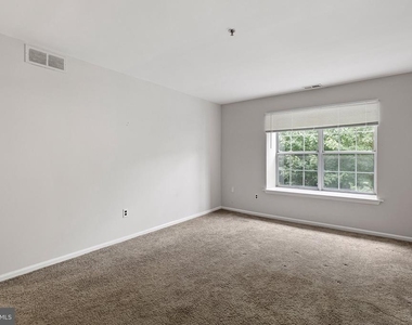 1024 Willings Way - Photo Thumbnail 11