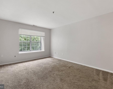1024 Willings Way - Photo Thumbnail 10