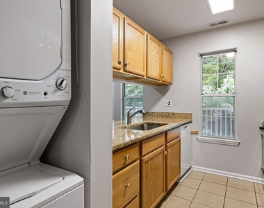 1024 Willings Way - Photo Thumbnail 2