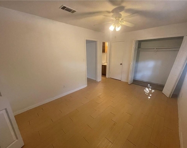 1648 Post Rd - Photo Thumbnail 4