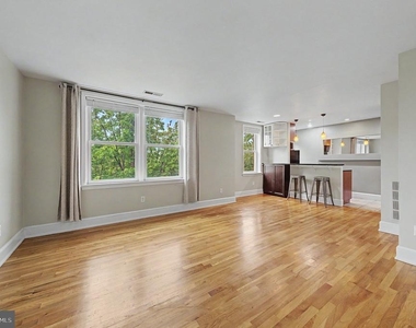 317 10th Street Ne - Photo Thumbnail 4