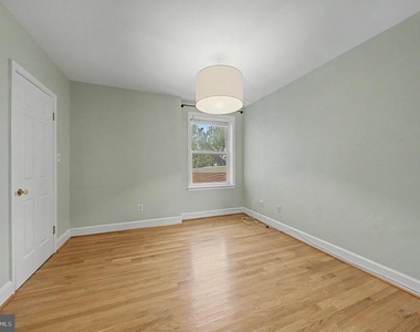 317 10th Street Ne - Photo Thumbnail 7