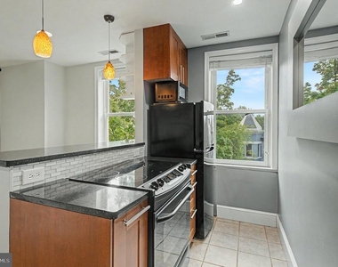 317 10th Street Ne - Photo Thumbnail 5
