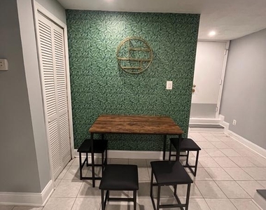 1442 Independence Avenue Se - Photo Thumbnail 8