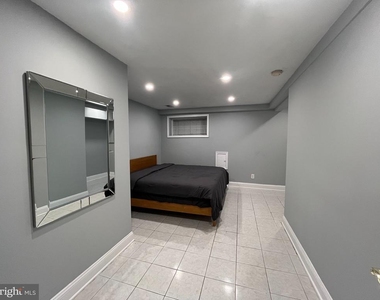 1442 Independence Avenue Se - Photo Thumbnail 5