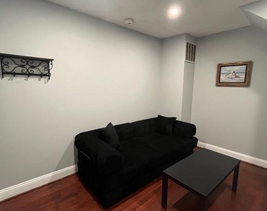 1442 Independence Avenue Se - Photo Thumbnail 2