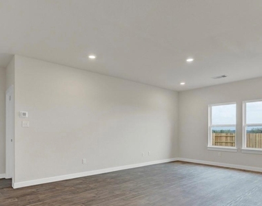 629 Jane Long Dr - Photo Thumbnail 5