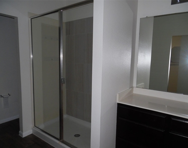 3010 Tilmon Ln - Photo Thumbnail 10