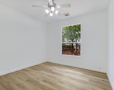 2103 Kimra Ln - Photo Thumbnail 18