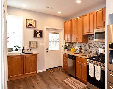 1611 Rosedale Street Ne - Photo Thumbnail 2