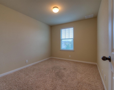 8608 White Ibis Dr - Photo Thumbnail 15