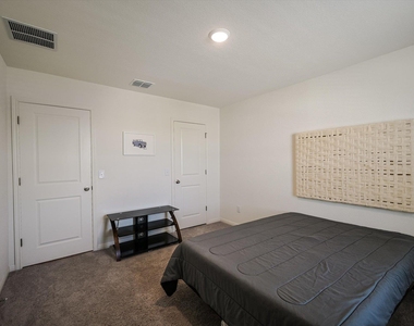 18213 Stellers Sea St - Photo Thumbnail 16