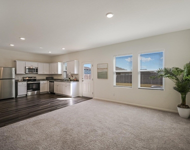 18213 Stellers Sea St - Photo Thumbnail 1