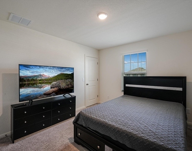18213 Stellers Sea St - Photo Thumbnail 13